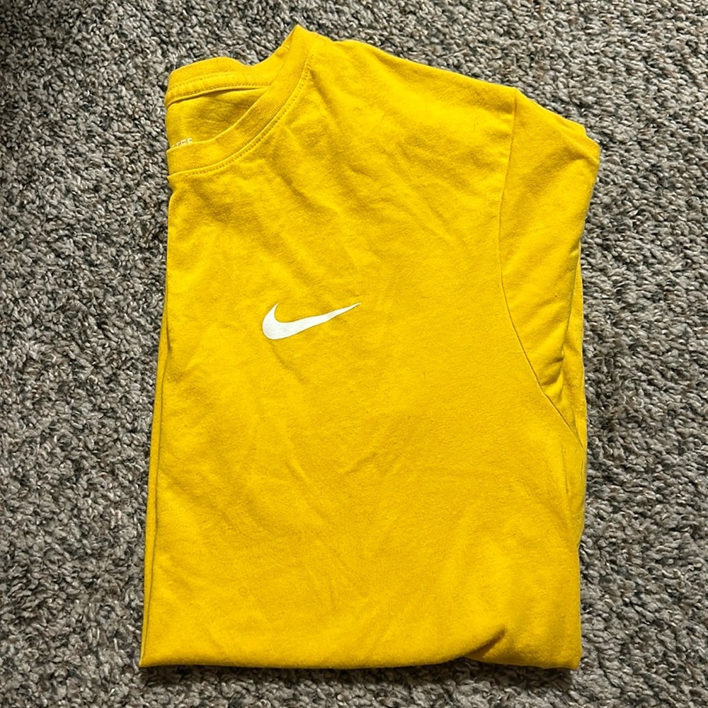 Yellow Nike tshirt